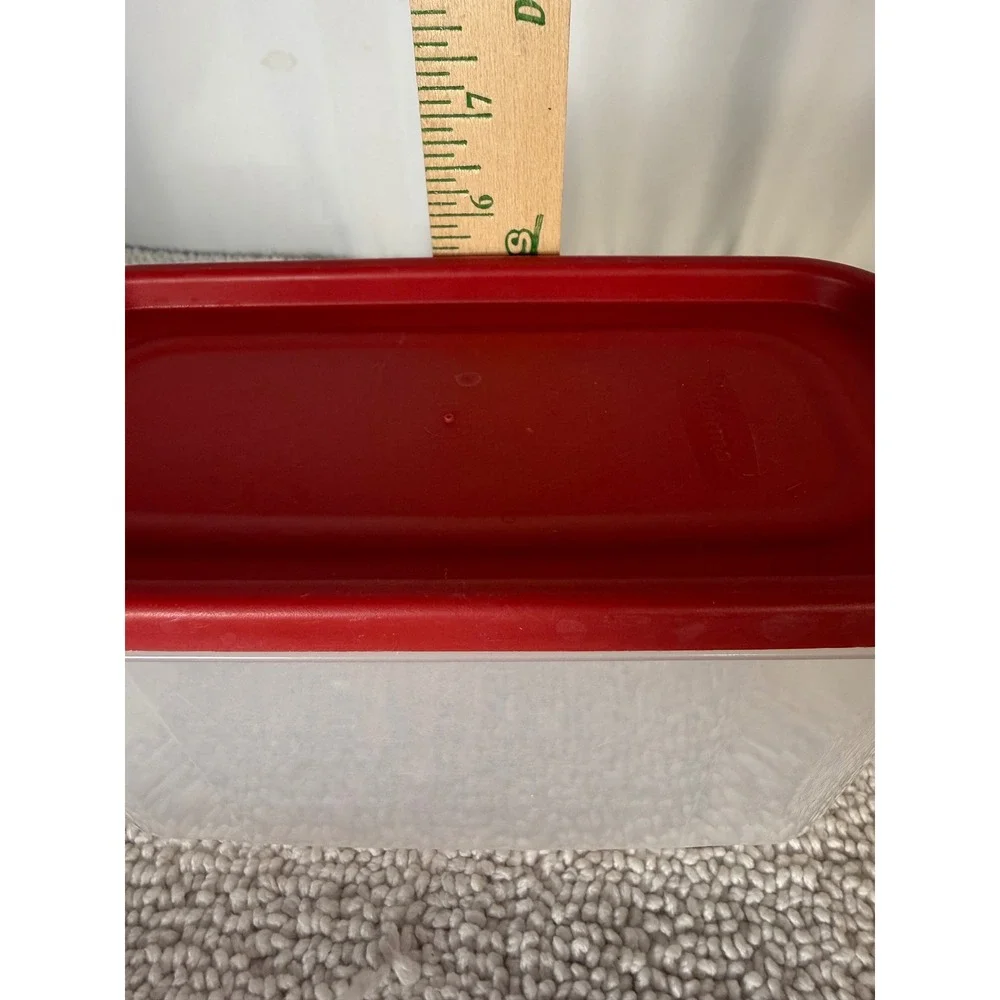 Rubbermaid Food‎ Storage Container Red Lid Rectangle 2.5L Made in USA